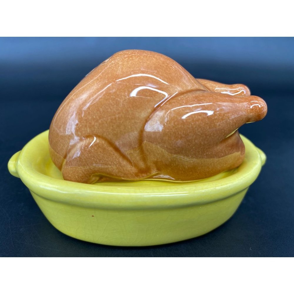 VTG Turkey in Roasting Pan Thanksgiving Holiday Ceramic Salt and Pepper Shakers